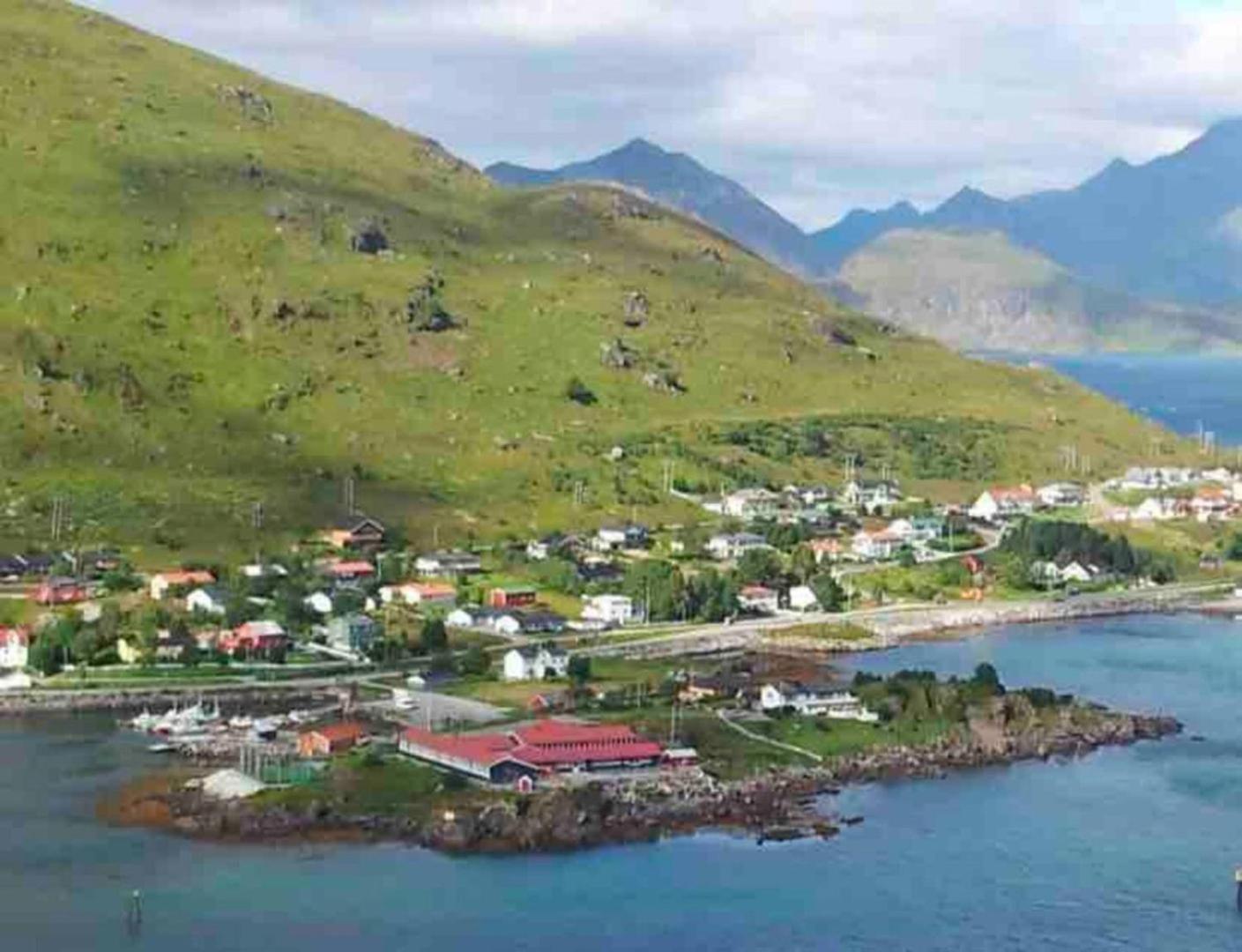 Leilighet Med Balkong Og Havutsikt Pa Napp. Ngoại thất bức ảnh